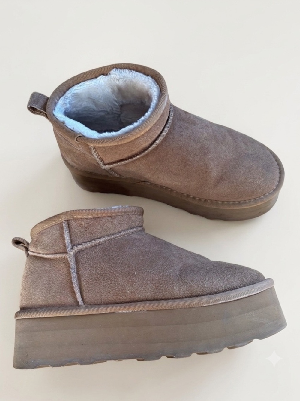 Cushionaire Sz 8.5 Genuine Suede Sherpa Lined Platform Boots